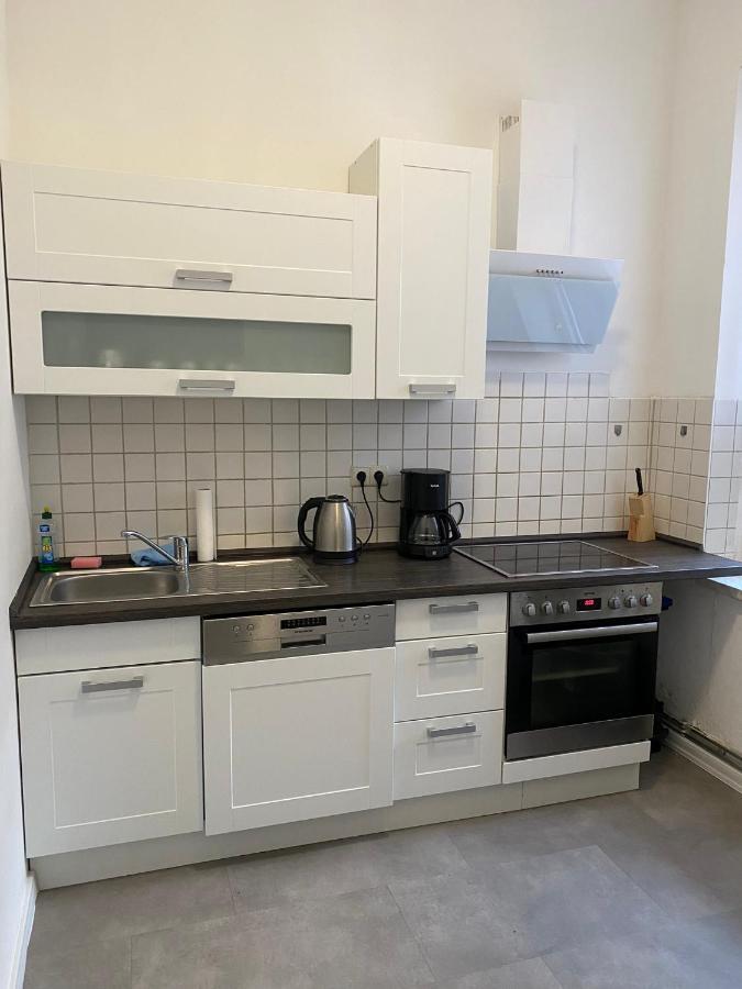 Modernes Apartment Mit 2 Schlafzimmern Und Privatparkplatz Nahe Innenstadt Neumuenster Exterior photo