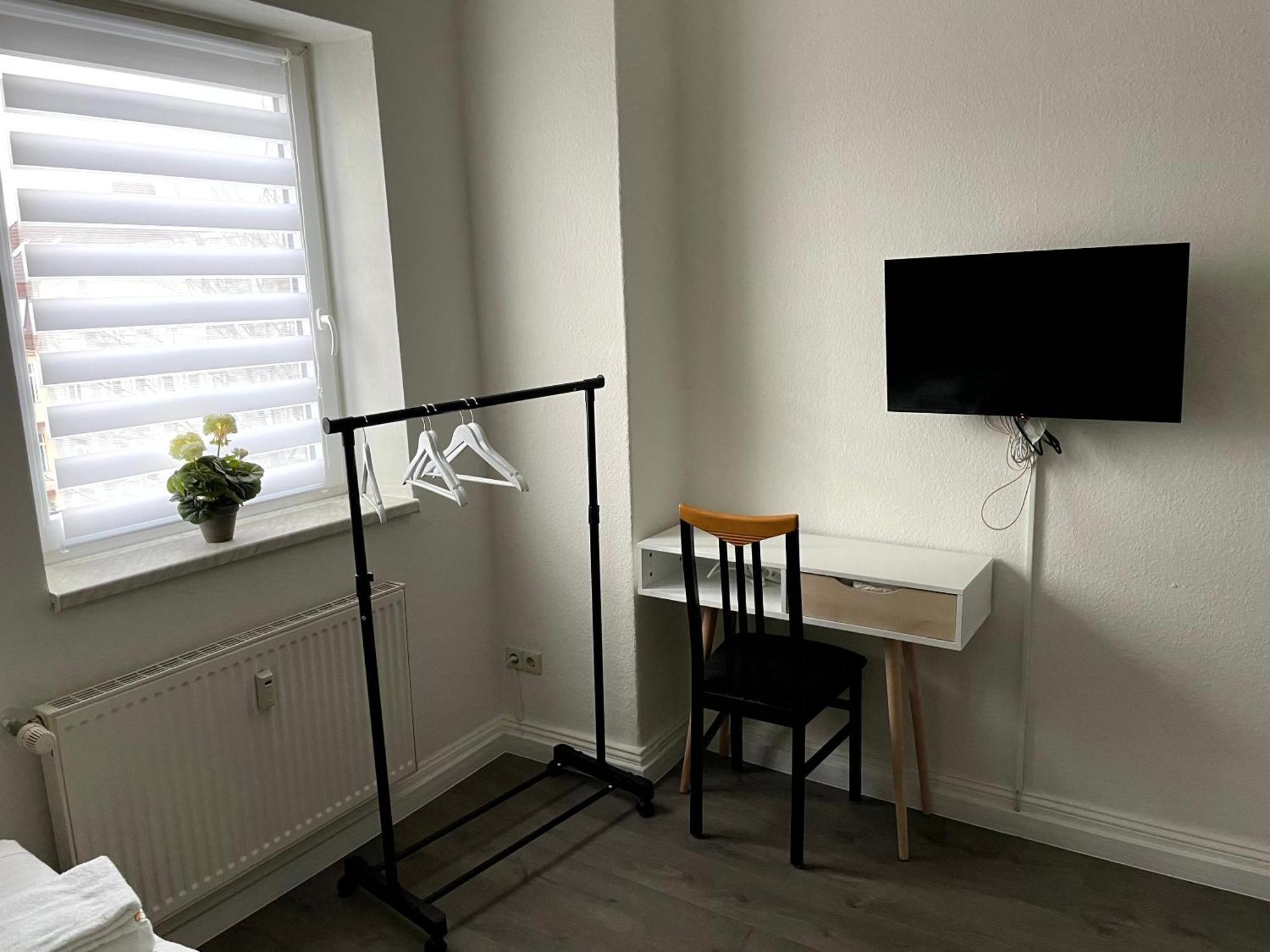 Modernes Apartment Mit 2 Schlafzimmern Und Privatparkplatz Nahe Innenstadt Neumuenster Exterior photo